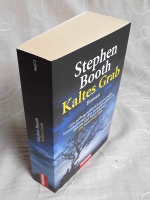 gebrauchtes Buch – Stephen Booth – Kaltes Grab - deutsche Erstausgabe