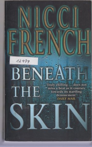 gebrauchtes Buch – French Nicci – Beneath the Skin