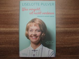 gebrauchtes Buch – Pulver, Liselotte; Käfferlein – Was vergeht, ist nicht verloren - Drehbuch meines Lebens. Lilo Pulver öffnet ihr Privatarchiv