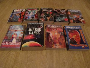 9 Bücher books Lois McMaster Bujold - Science Fiction novels - Vorkosigan-Saga Infinity Borders