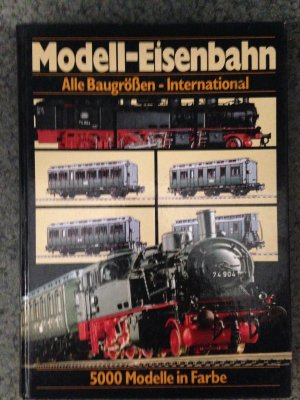 gebrauchtes Buch – Internationaler Modell-Eisenbahn-Katalog. International Model Railways Guide.- Guide international des chemins de fer de modèle réduit