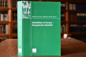 gebrauchtes Buch – Krienke, Markus  – Identitäten in Europa - europäische Identität. Matthias Belafi (Hrsg.) / Sozialwissenschaft