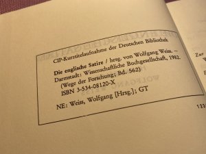 gebrauchtes Buch – Weiss, Wolfgang  – Die englische Satire (Wege der Forschung 562)