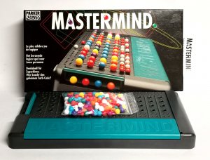 gebrauchtes Spiel – Mastermind A12 Wer knackt den geheimen Farb-Code? 1993 Parker - für 2 Spieler - ab 8 Jahren - Spieldauer 30 Minuten