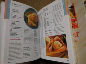 gebrauchtes Buch – Oetker – Dr.Oetker : Kochen von A - Z   (Das neue große Kochlexikon. Vielfalt durch 5000 Rezepte) -   Bände 1, 2, 3, 5, 6, 7, 8, 10, Registerband sowie ein Ergänzungsband "Kochen für Gäste". Es fehlen die Bände 4 und 9.