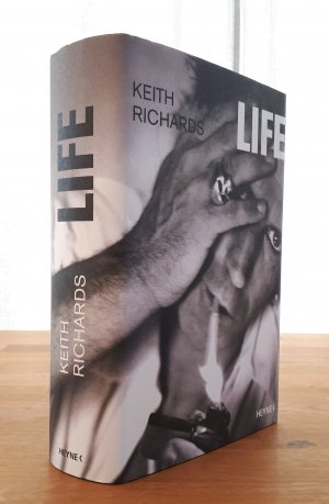 Life – Keith Richards, facsimile signed biography 2010