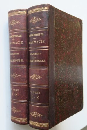 Brestowski, A. Handwörterbuch der Pharmacie. Praktisches Handbuch für Apotheker, Ärzte, Medicinalbeamte und Drogisten. Unter Mitwirkung hervorragender […]