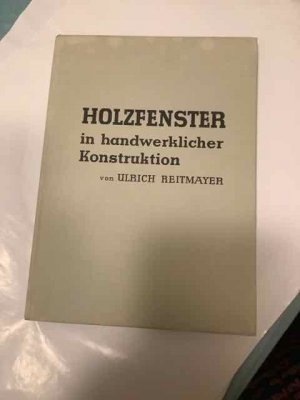 Holzfenster in handwerklicher Konstruktion.