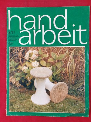 gebrauchtes Buch – Handarbeit 2 / 81. Mit Schnittmusterbogen.