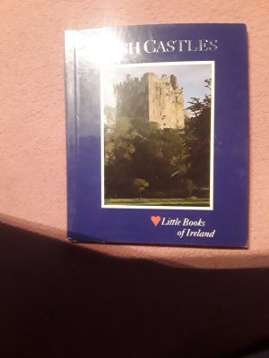 gebrauchtes Buch – Irish castles