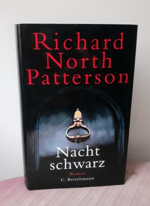 Nachtschwarz