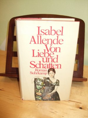 gebrauchtes Buch – Isabel Allende – Von Liebe und Schatten   ___   Roman