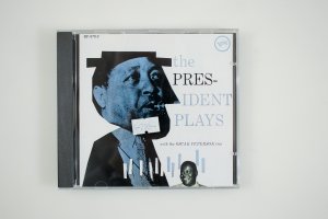 the President plays with the Oscar Peterson Trio