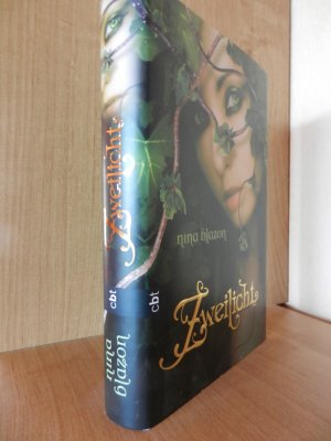 gebrauchtes Buch – Nina Blazon – Zweilicht