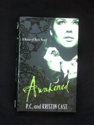 gebrauchtes Buch – Cast, P.C. + Cast – Awakened