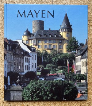 Mayen. Stadt in einer Vulkanlandschaft