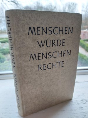 Menschenwürde Menschenrechte- ein Lesebuch für die Abschlussklassen der Hamburger Schulen