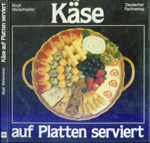 Käse auf Platten serviert