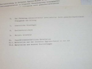 gebrauchtes Buch – Hrsg. Nationales Komitee für Gesundheitserziehung der DDR in Zusammenarbeit mit dem Deutschen Hygiene Museum – Sozialistische Arbeitskultur und Gesundheit ( Deutsches Hygiene Museum )