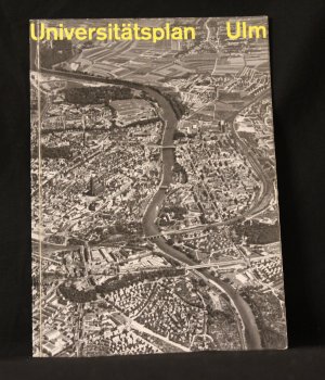 Universitätsplan Ulm : vom Arbeitskreis "Univ. Ulm" wird der Öffentlichkeit e. Denkschrift vorgelegt, die e. sachliche Diskussion darüber ermöglichen […]