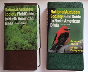 gebrauchtes Buch – Alfred A. Knopf – Field Guide to North American Trees  /  Field Guide to North American Birds