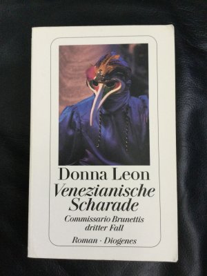 gebrauchtes Buch – Donna Leon – Venezianische Scharade - Commissario Brunettis dritter Fall