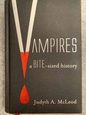 gebrauchtes Buch – McLeod, Judyth A – Vampires a Bite -sized history