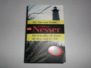 gebrauchtes Buch – Håkan Nesser – Der Tote vom Strand/Die Schwalbe, die Katze, die Rose und der Tod - Zwei Romane in einem Band