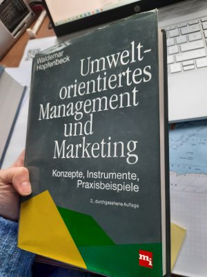 gebrauchtes Buch – Waldemar Hopfenbeck – Umweltorientiertes Management und Marketing