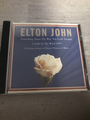 gebrauchter Tonträger – Elton John – Something about the way you Look Tonight/Candle in the Wind 1997