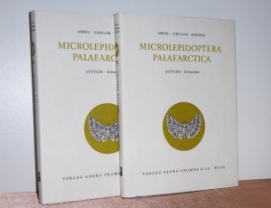 antiquarisches Buch – Sattler – Microlepidoptera palaearctica., Bd. 6.1: Ethmiidae.Textband. 6.2: Ethmiidae. 2: Tafelband. (2 Bücher).