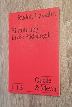 gebrauchtes Buch – Rudolf Lassahn – Einführung in die Pädagogik