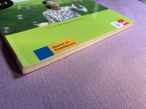 gebrauchtes Buch – Jentges, Sabine; Körner – DaF leicht A2.1 - Deutsch als Fremdsprache für Erwachsene. Kurs- und Übungsbuch mit DVD-ROM