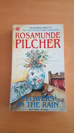 gebrauchtes Buch – Rosamunde Pilcher – Flowers in the Rain and other stories