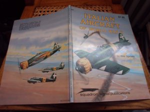 gebrauchtes Buch – Nico Sgarlato – Italian Aircraft of World War II