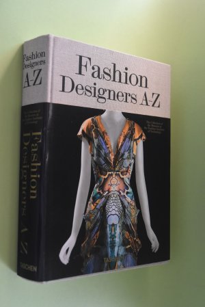 Fashion designers A-Z: the collection of the Museum at the Fashion Institute of Technology. text by Valerie Steele; foreword by Suzy Menkes; with contributions […]