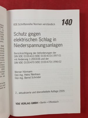 gebrauchtes Buch – Hörmann, Werner; Nienhaus, Heinz; Schröder, Bernd – Schutz gegen elektrischen Schlag in Niederspannungsanlagen