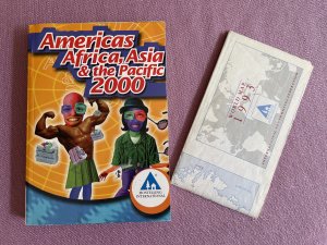 Americas, Africa, Asia & the Pacific 2000: Hostelling International (Hostelling International: Americas, Africa, Asia and the Pacific) + World Map 1993