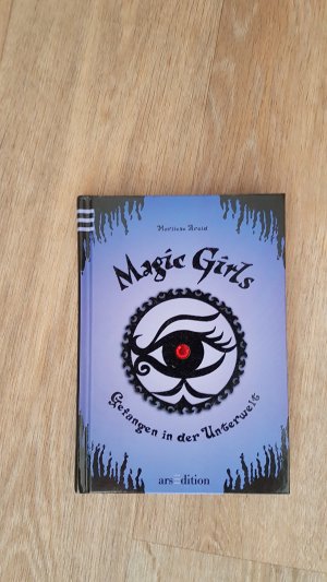 gebrauchtes Buch – Marliese Arold – Magic Girls - Gefangen in der Unterwelt