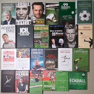 28 Bände Fußballer und Fußball Oliver Kahn, Frank Beckenbauer, Manni Breuckmann, Stefan Effenberg, Marcel Reif, Kleines Lexikon der Fußballnieten, Die […]