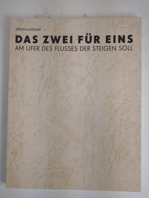 Das Zwei für Eins Am Ufer des Flusses der steigen soll