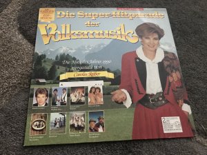 Die Super-Hitparade der Volksmusik   Die Hits des Jahres 1990 vorgestellt von Carolin Reiber