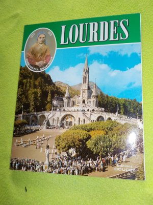 gebrauchtes Buch – Ausina, Gérard; Doucet, André – Lourdes. Die Heilige Stätte in Farben.