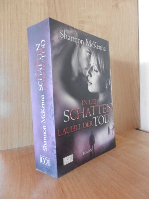 gebrauchtes Buch – Shannon McKenna – In den Schatten lauert der Tod