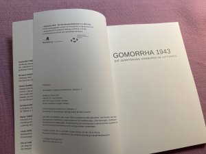 gebrauchtes Buch – Förderkreis Mahnmal St. Nikolai e.V.  – Mahnmal St. Nikolai - Gomorrha 1943. Die Zerstörung Hamburgs im Luftkrieg