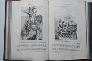 antiquarisches Buch – Verne, Julius: Die Entdeckung der Erde – Verne, Julius: Die Entdeckung der Erde. Erste deutsche Ausgabe. 2 Teile in 1 Band. Wien. Pest. Leipzig, A. Hartleben's Verlag, 1881. * Mit Titelvignette und 115 Illustrationen in Holzstich. * 555 S., 2 Bl. Illustrierter original Leineneinband mit Gold-, Schwarz- und Blauprägung und Farbschnitt.