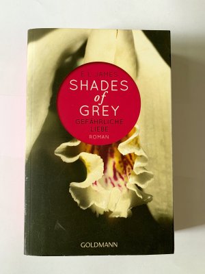 gebrauchtes Buch – James, E L – Fifty Shades of Grey - Gefährliche Liebe - Band 2 - Roman