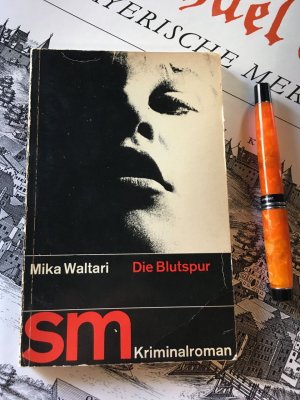 Die Blutspur : Kriminalroman., Berechtigte Übertr. der schwed. Übers. des finn. Originals von Karl Hellwig.