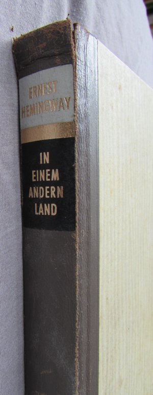 antiquarisches Buch – Ernest Hemingway – In einem anderen Land (1957)