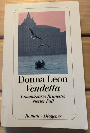 gebrauchtes Buch – Donna Leon – Vendetta - Commissario Brunettis vierter Fall